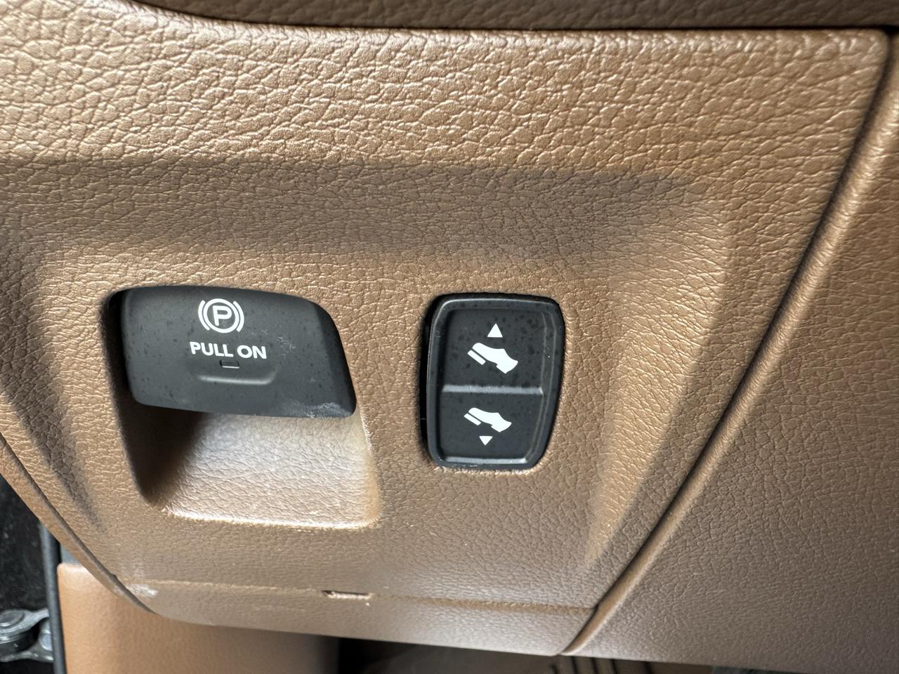 RAM 1500 Laramie 4x4 Crew Cab 6'4" Box 2019