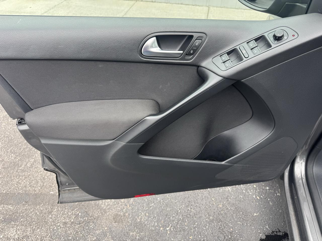 Volkswagen Tiguan 4MOTION 4dr Auto S 2015