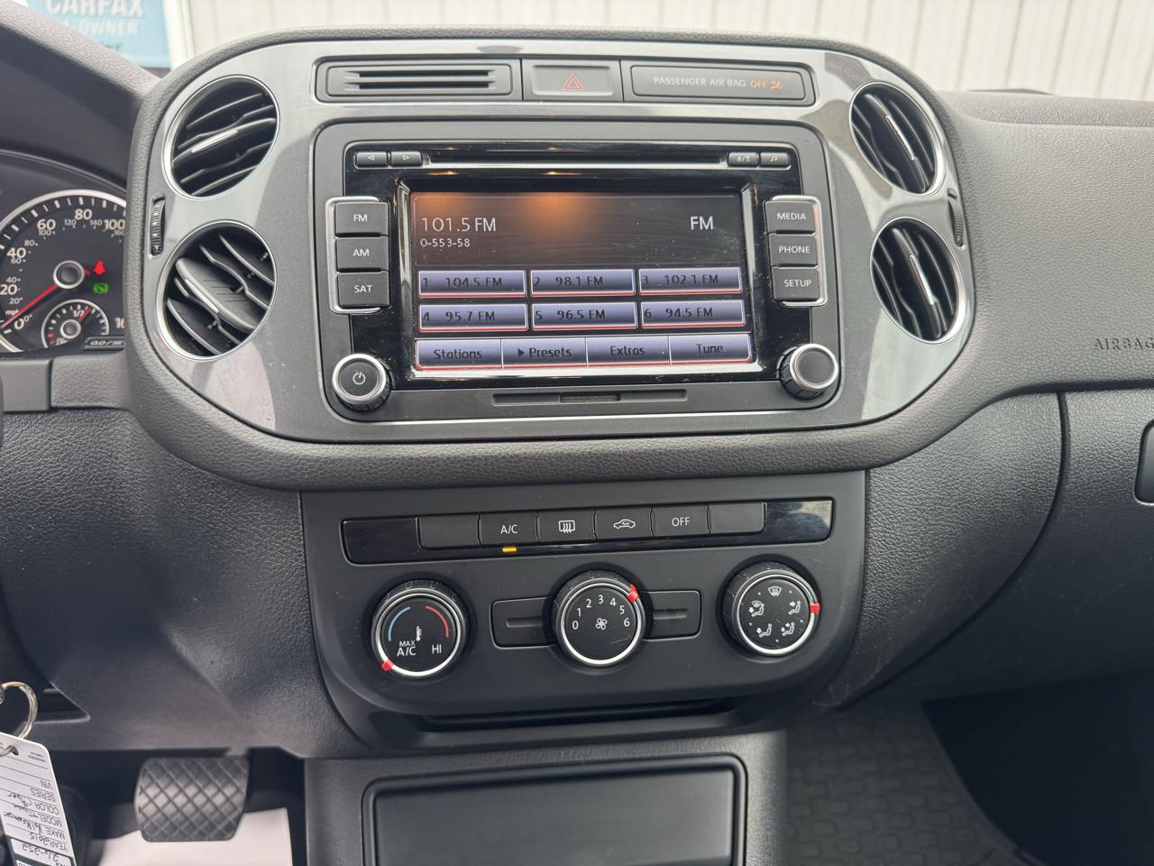 Volkswagen Tiguan 4MOTION 4dr Auto S 2015