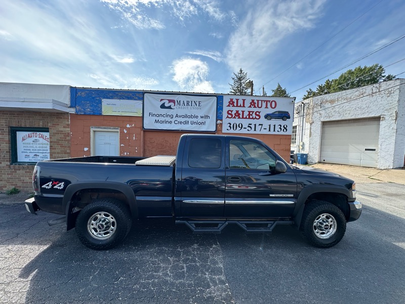 2005 GMC Sierra 2500HD 4WD Crew Cab 153" SLE