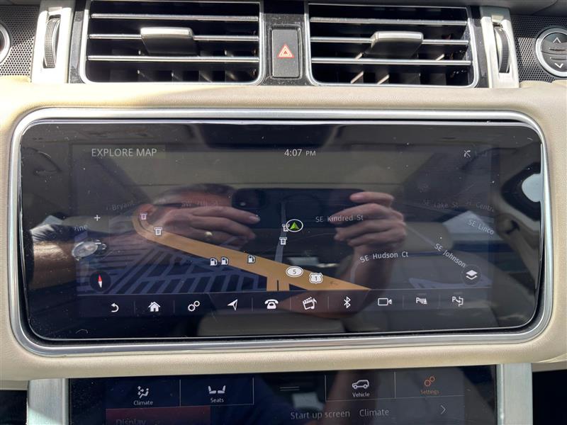 2020 Land Rover Range Rover HSE photo 14