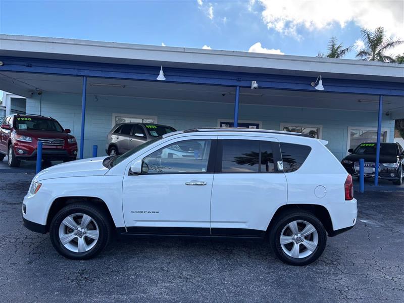 2015 Jeep Compass Latitude photo 2