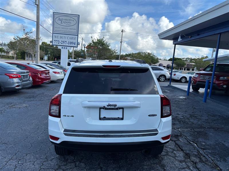 2015 Jeep Compass Latitude photo 4