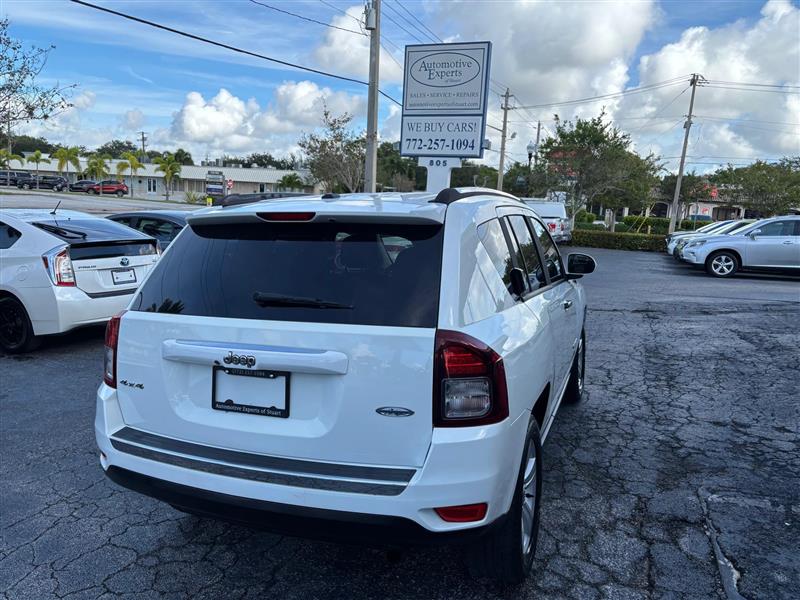 2015 Jeep Compass Latitude photo 5