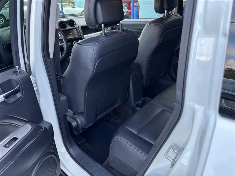 2015 Jeep Compass Latitude photo 11