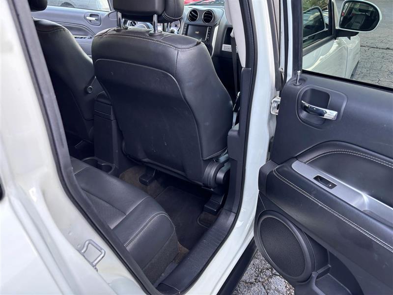 2015 Jeep Compass Latitude photo 12