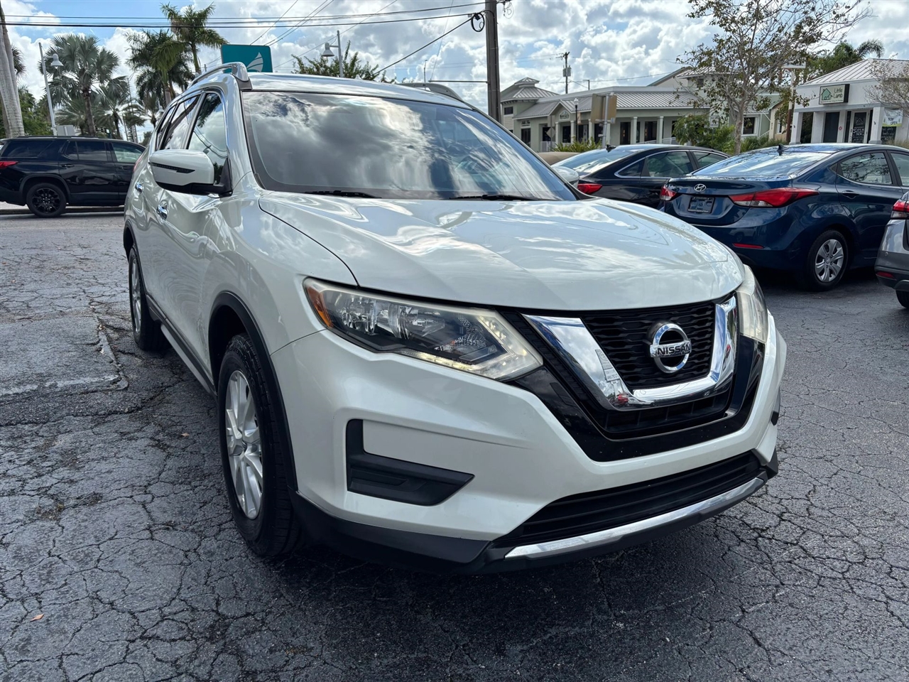 Nissan Rogue SV 2WD 2017 Nissan Rogue SV 2WD 2017