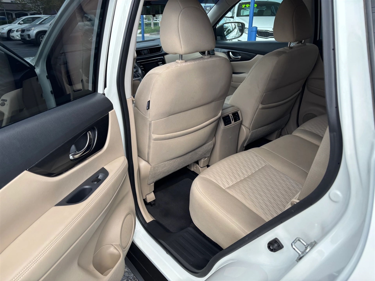 Nissan Rogue SV 2WD 2017 Nissan Rogue SV 2WD 2017