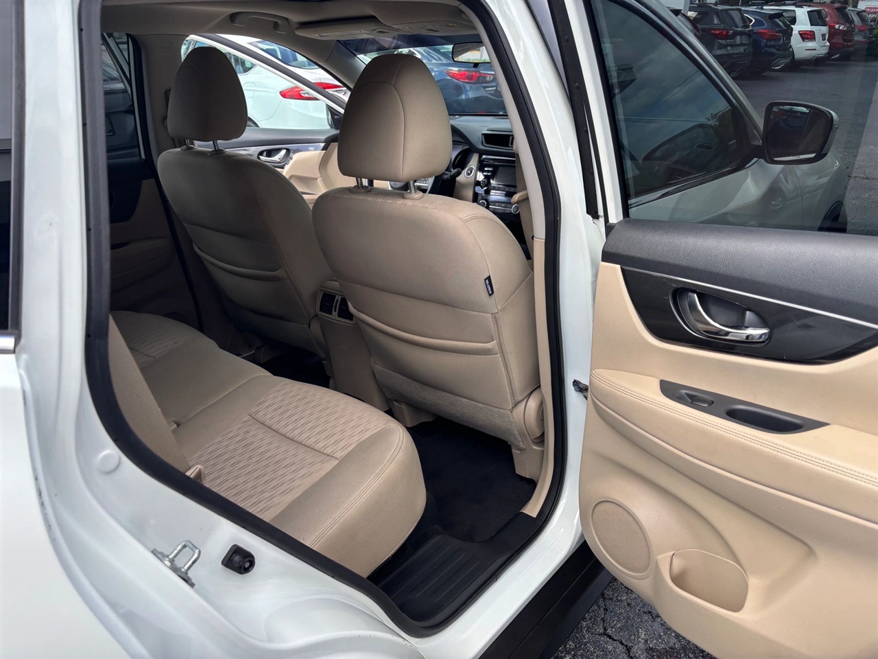 Nissan Rogue SV 2WD 2017 Nissan Rogue SV 2WD 2017