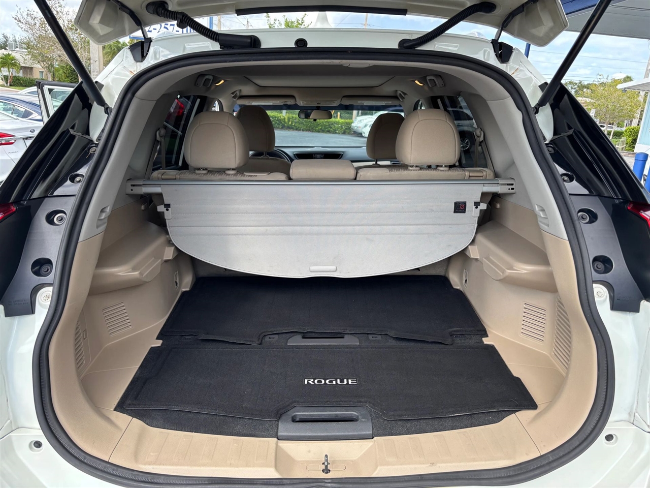 Nissan Rogue SV 2WD 2017 Nissan Rogue SV 2WD 2017