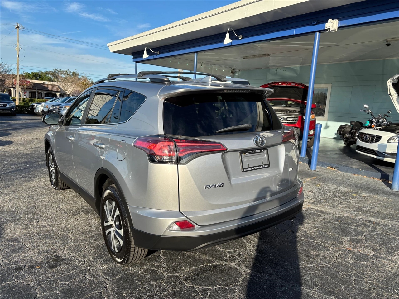Toyota RAV4 LE FWD 2017