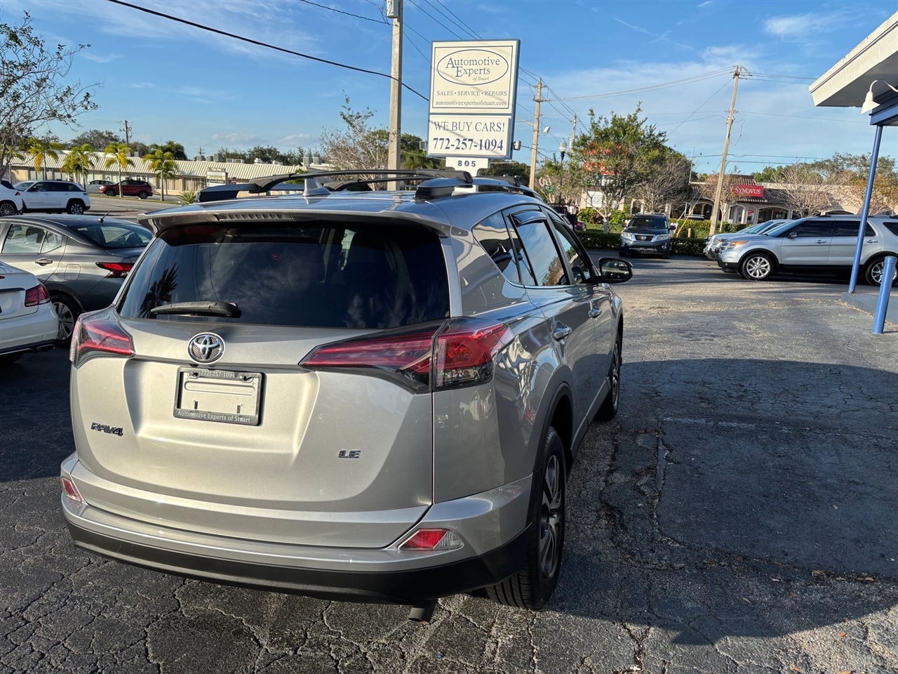 Toyota RAV4 LE FWD 2017