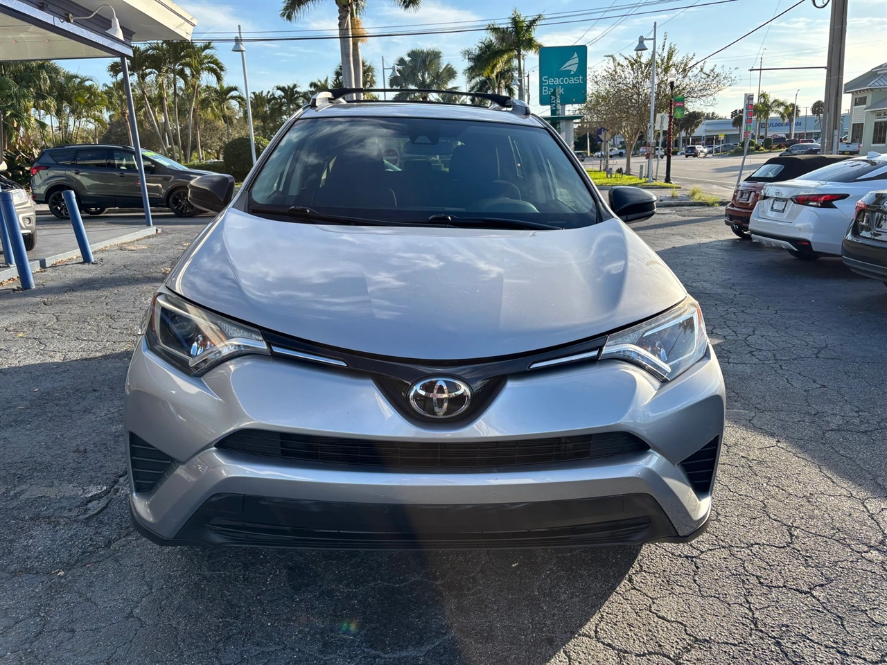 Toyota RAV4 LE FWD 2017