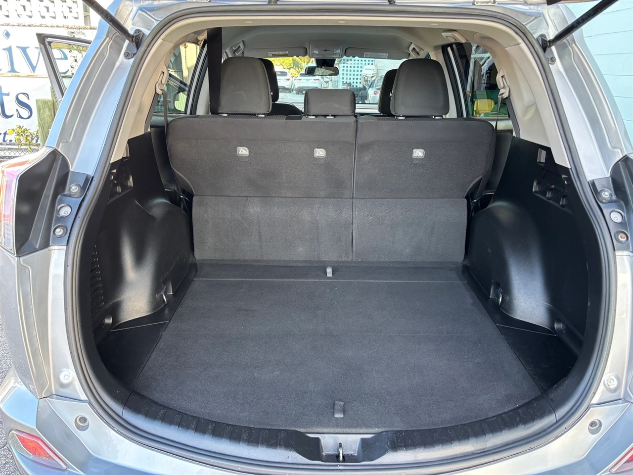 Toyota RAV4 LE FWD 2017