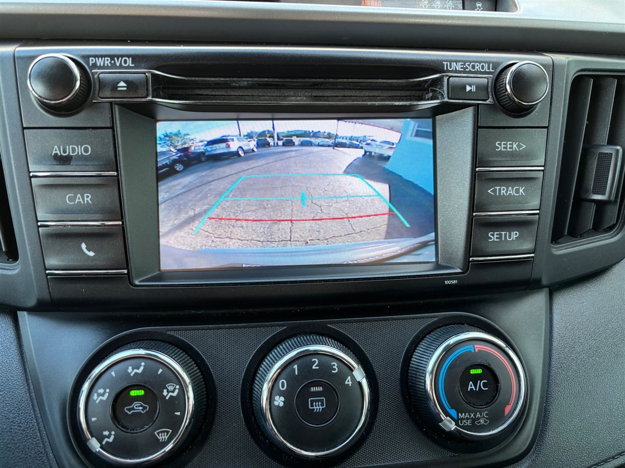 Toyota RAV4 LE FWD 2017