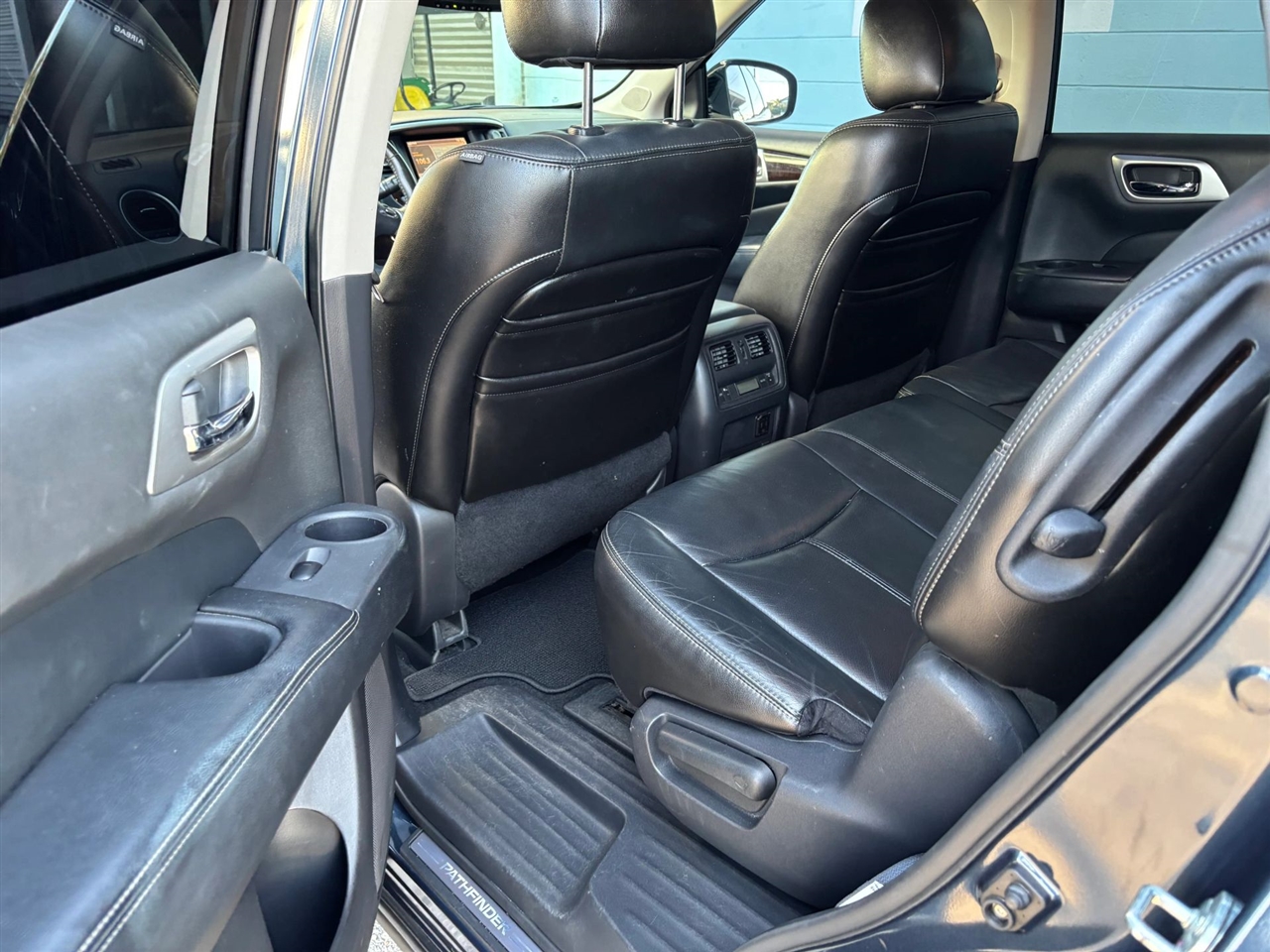 Nissan Pathfinder S 2WD 2013