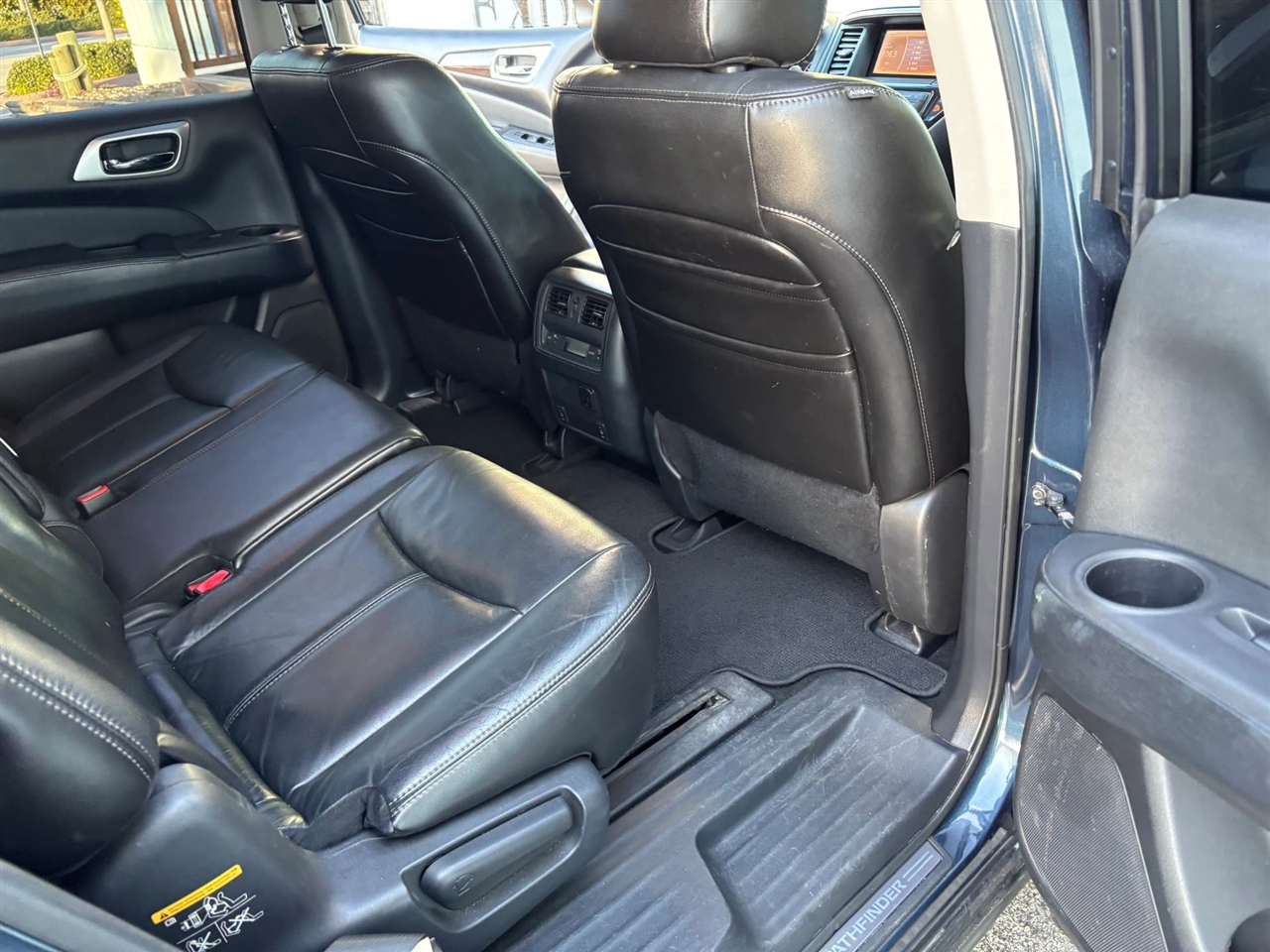 Nissan Pathfinder S 2WD 2013