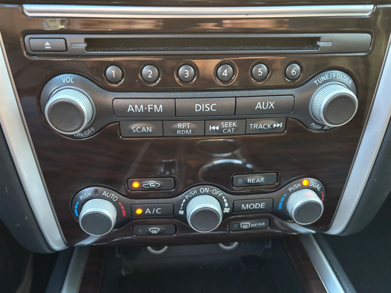 Nissan Pathfinder S 2WD 2013