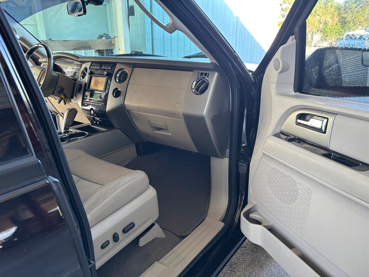 Ford Expedition EL Limited 4WD 2013