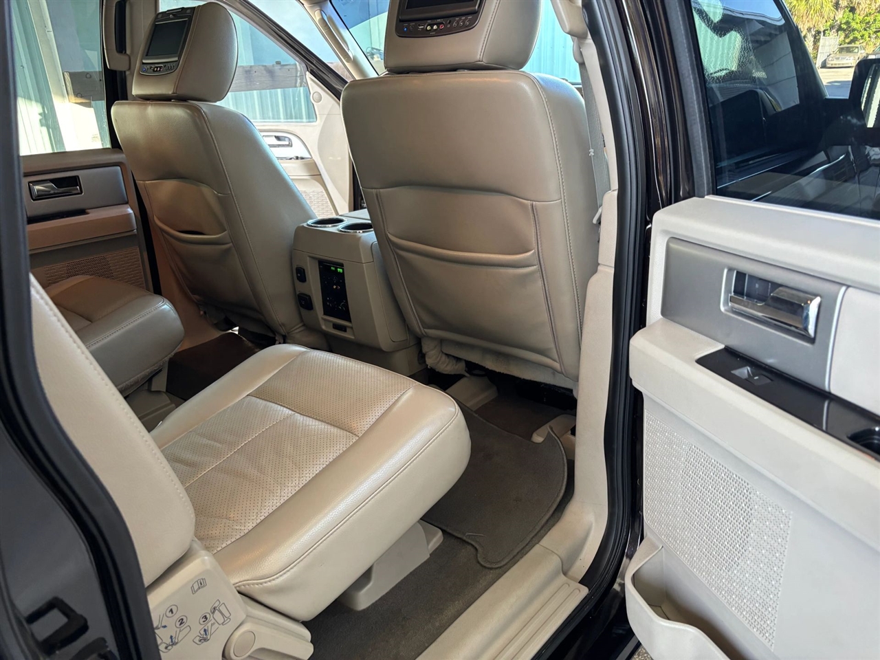 Ford Expedition EL Limited 4WD 2013