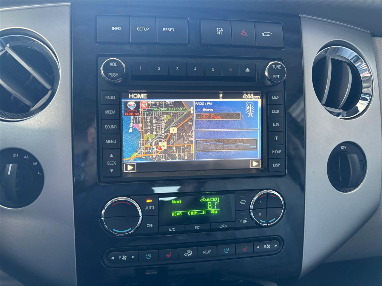 Ford Expedition EL Limited 4WD 2013