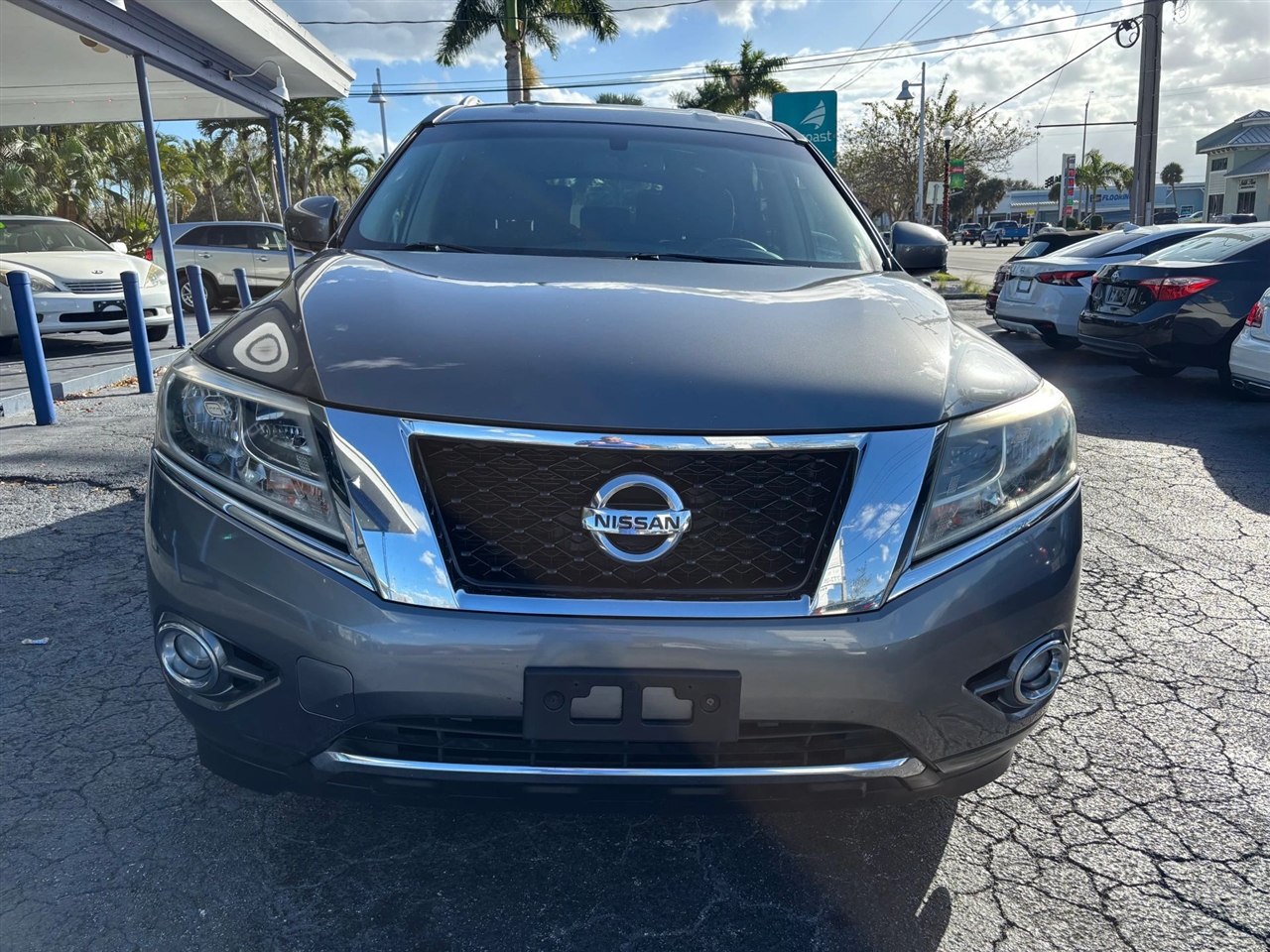 Nissan Pathfinder SV 2WD 2016