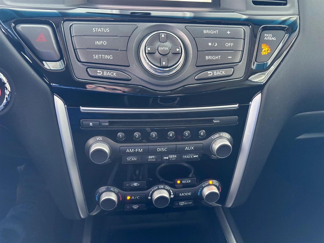 Nissan Pathfinder SV 2WD 2016