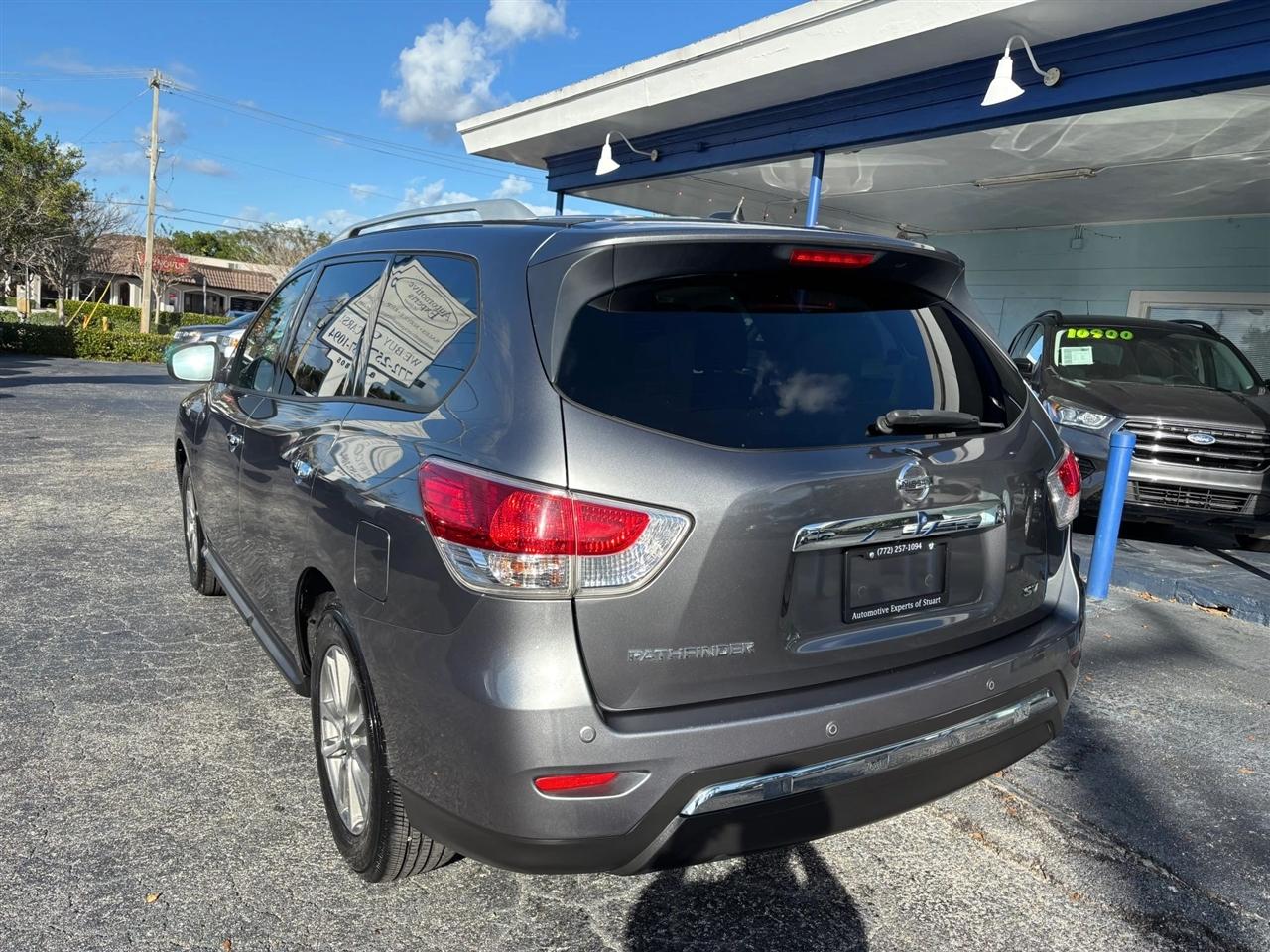 Nissan Pathfinder SV 2WD 2016