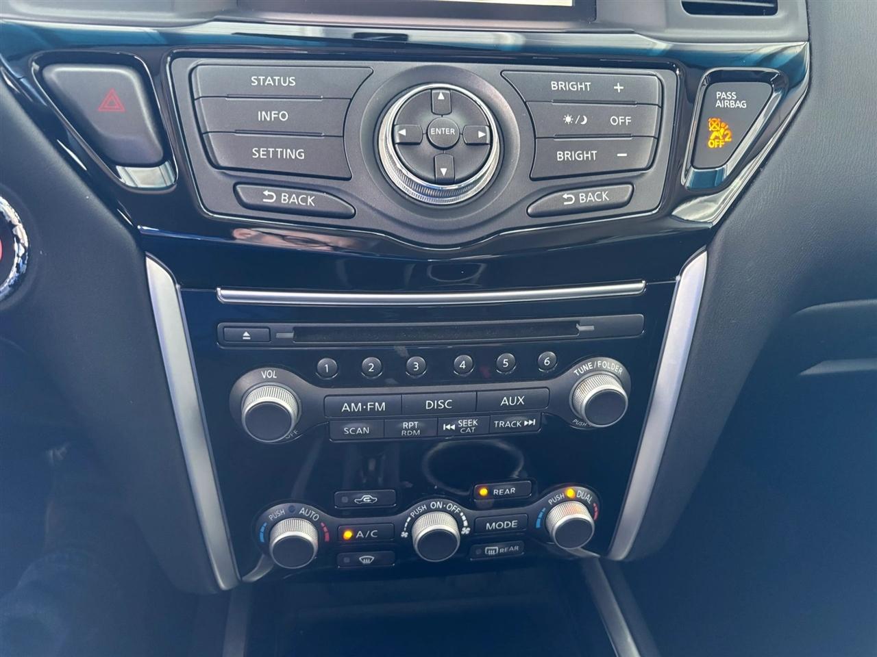 Nissan Pathfinder SV 2WD 2016