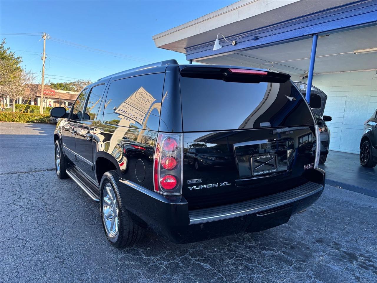 GMC Yukon Denali XL 2WD 2012