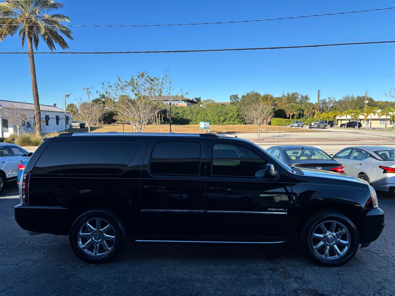 GMC Yukon Denali XL 2WD 2012