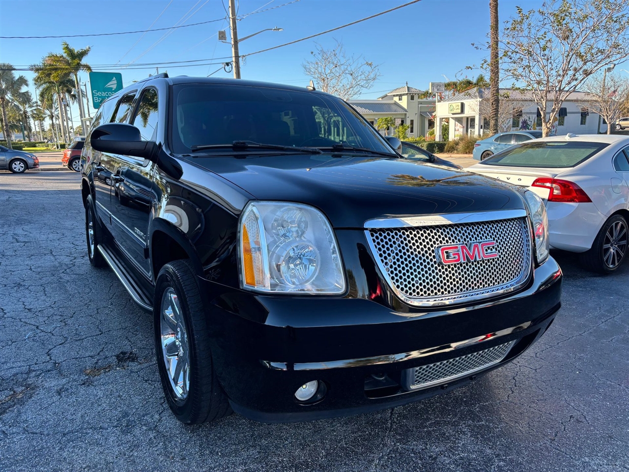 GMC Yukon Denali XL 2WD 2012