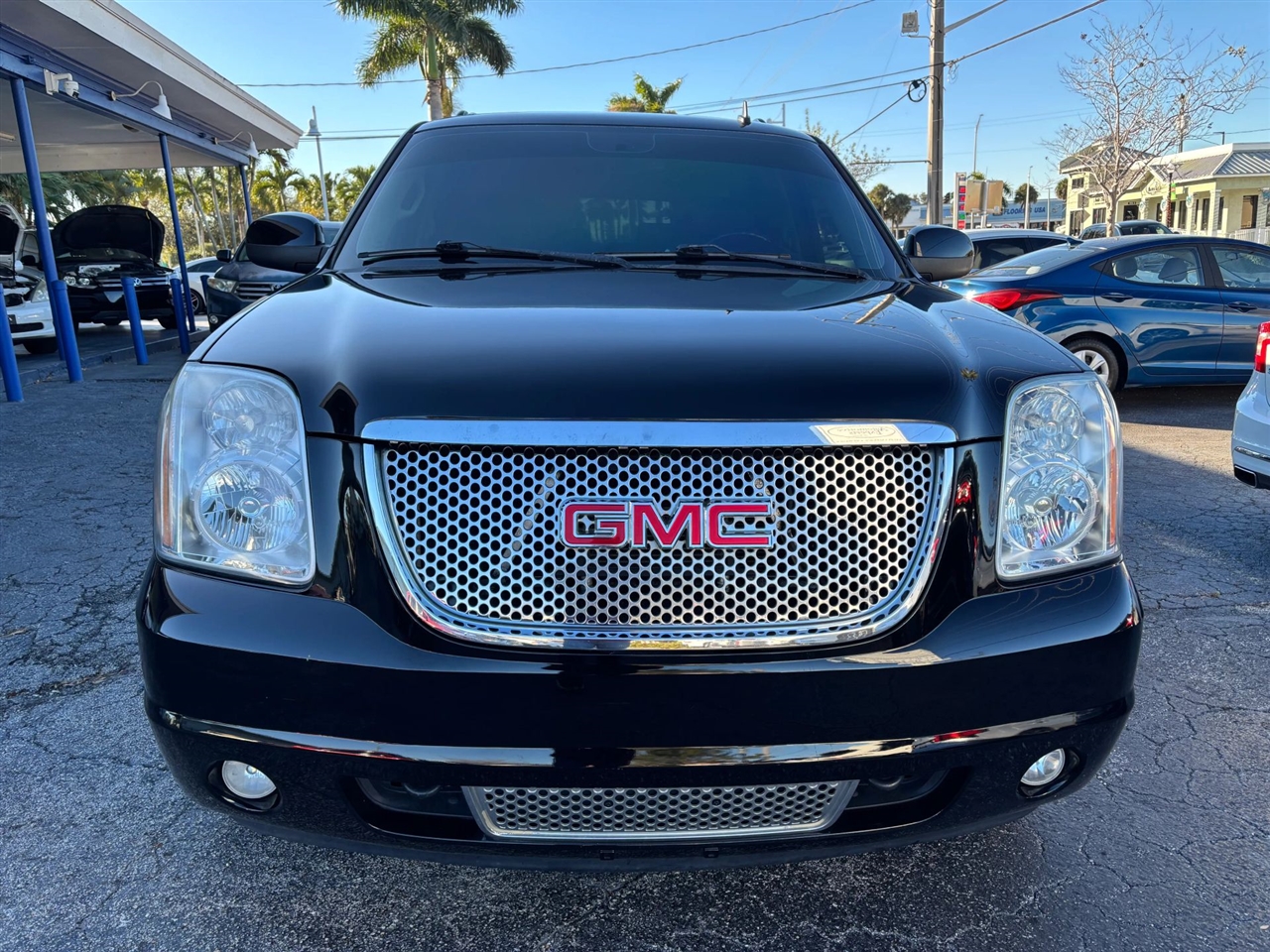 GMC Yukon Denali XL 2WD 2012