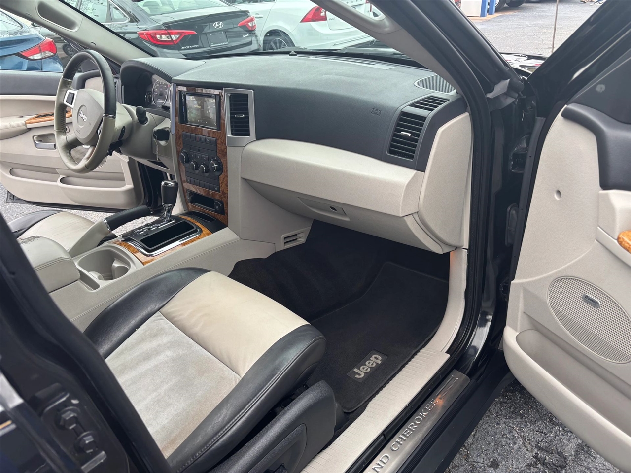 Jeep Grand Cherokee Limited 2WD 2010