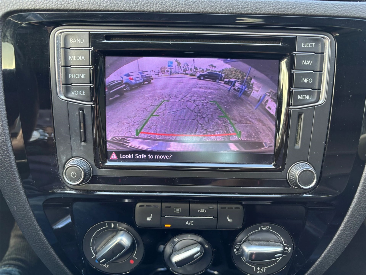 Volkswagen Jetta SEL 6A 2016