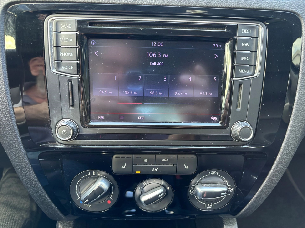 Volkswagen Jetta SEL 6A 2016