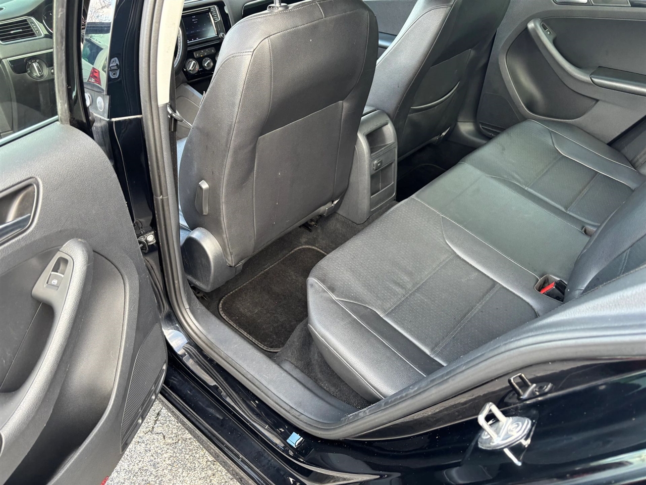 Volkswagen Jetta SEL 6A 2016