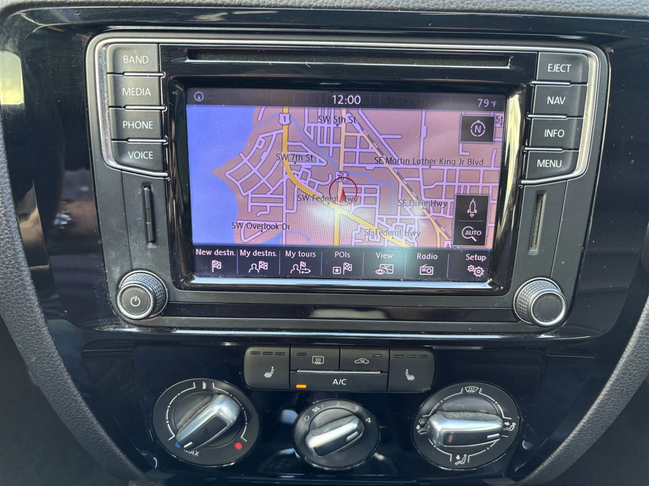 Volkswagen Jetta SEL 6A 2016