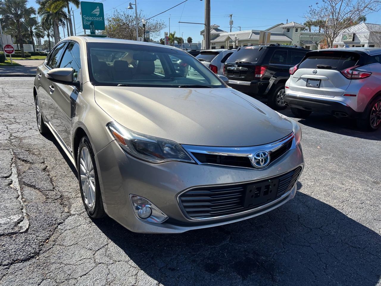 Toyota Avalon Hybrid Limited 2014