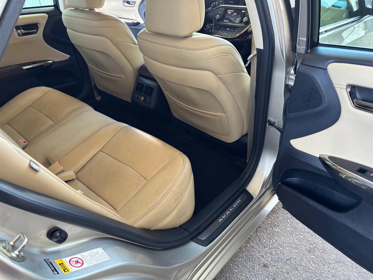 Toyota Avalon Hybrid Limited 2014