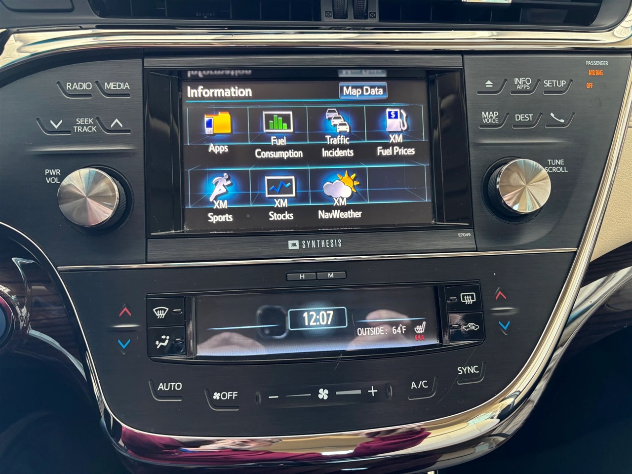 Toyota Avalon Hybrid Limited 2014