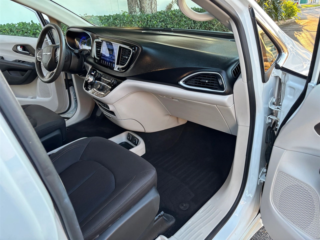Chrysler Pacifica Touring 2017