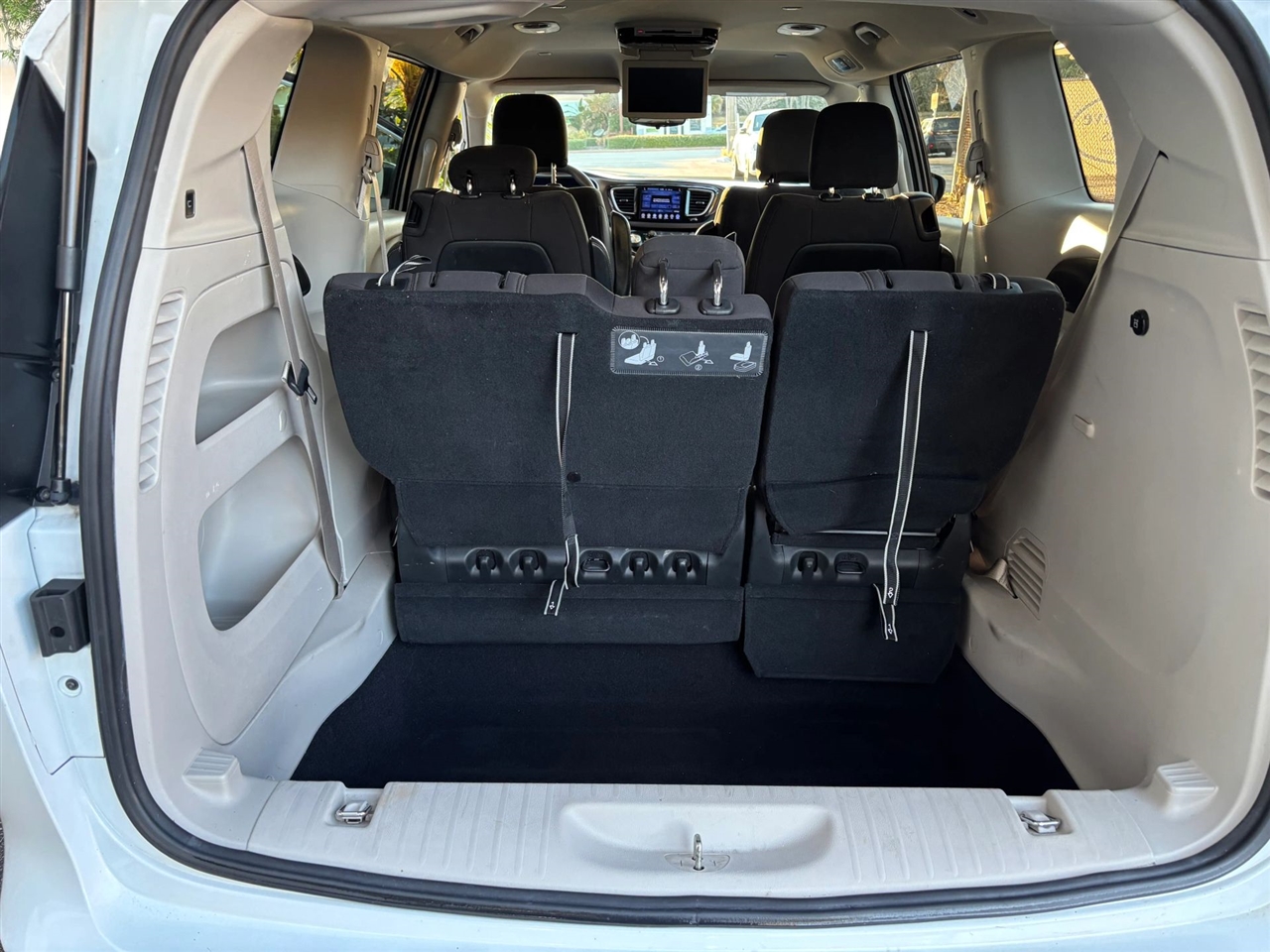 Chrysler Pacifica Touring 2017