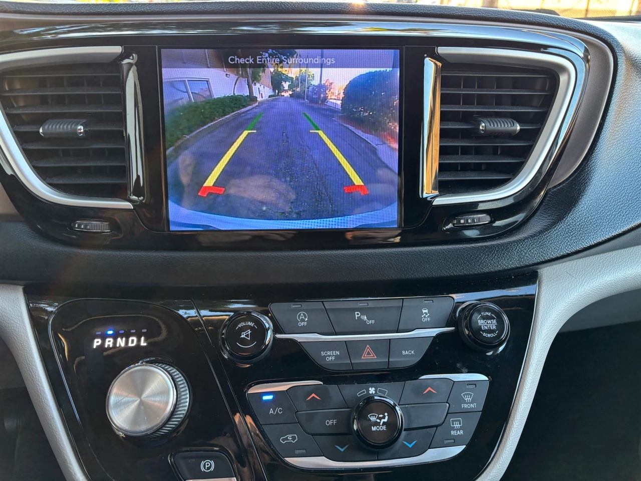 Chrysler Pacifica Touring 2017