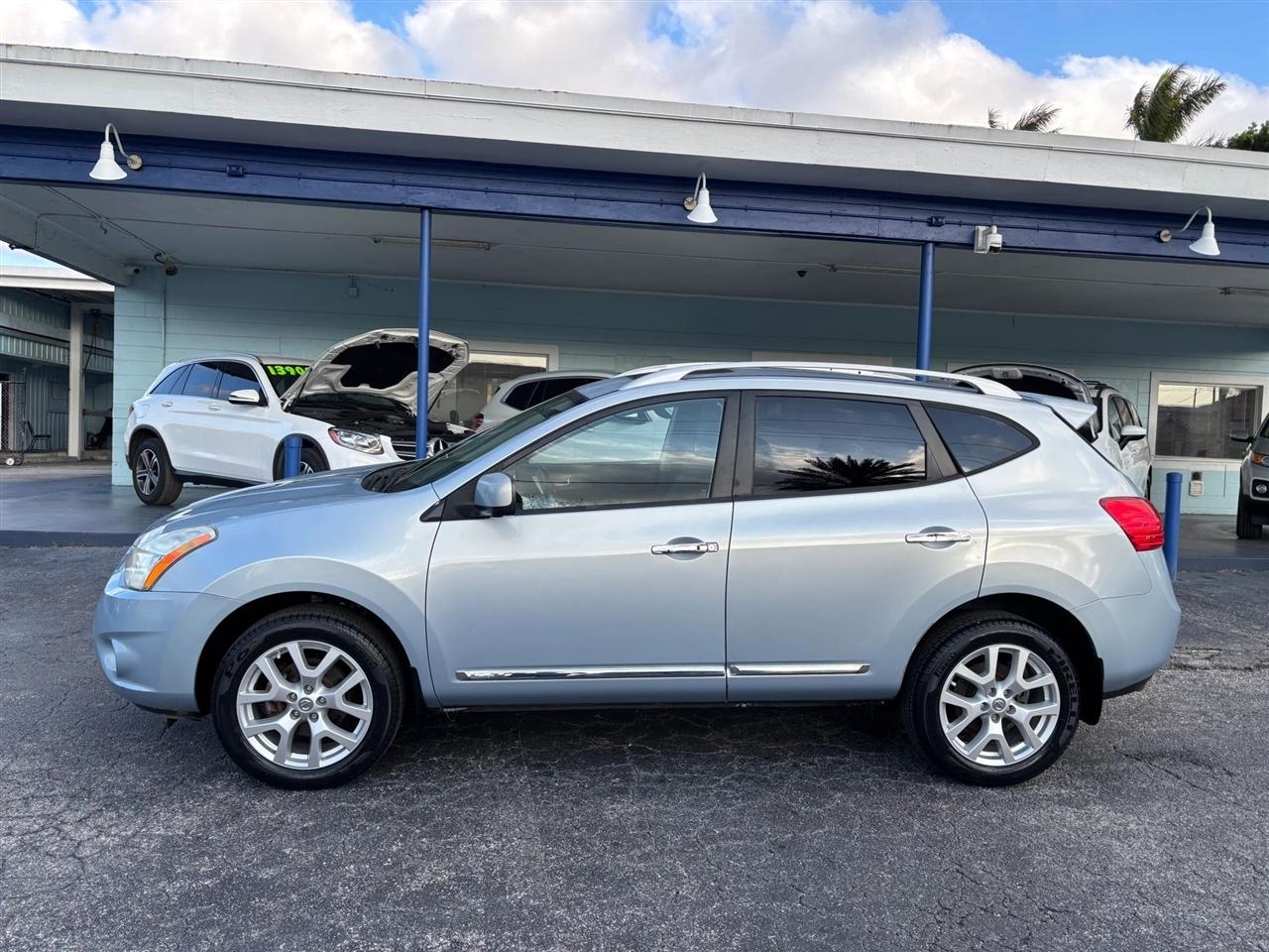 Nissan Rogue SV FWD 2012