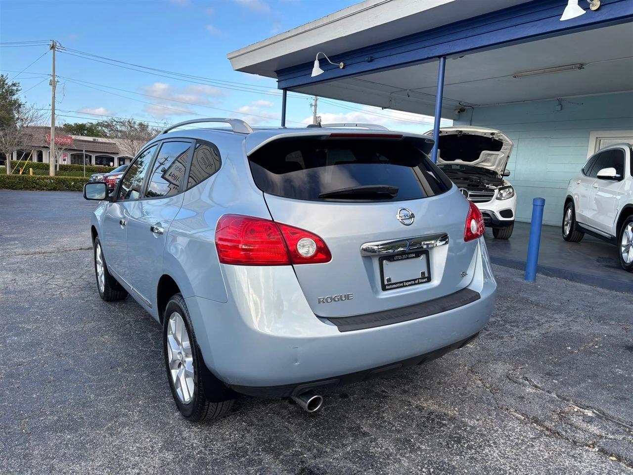 Nissan Rogue SV FWD 2012