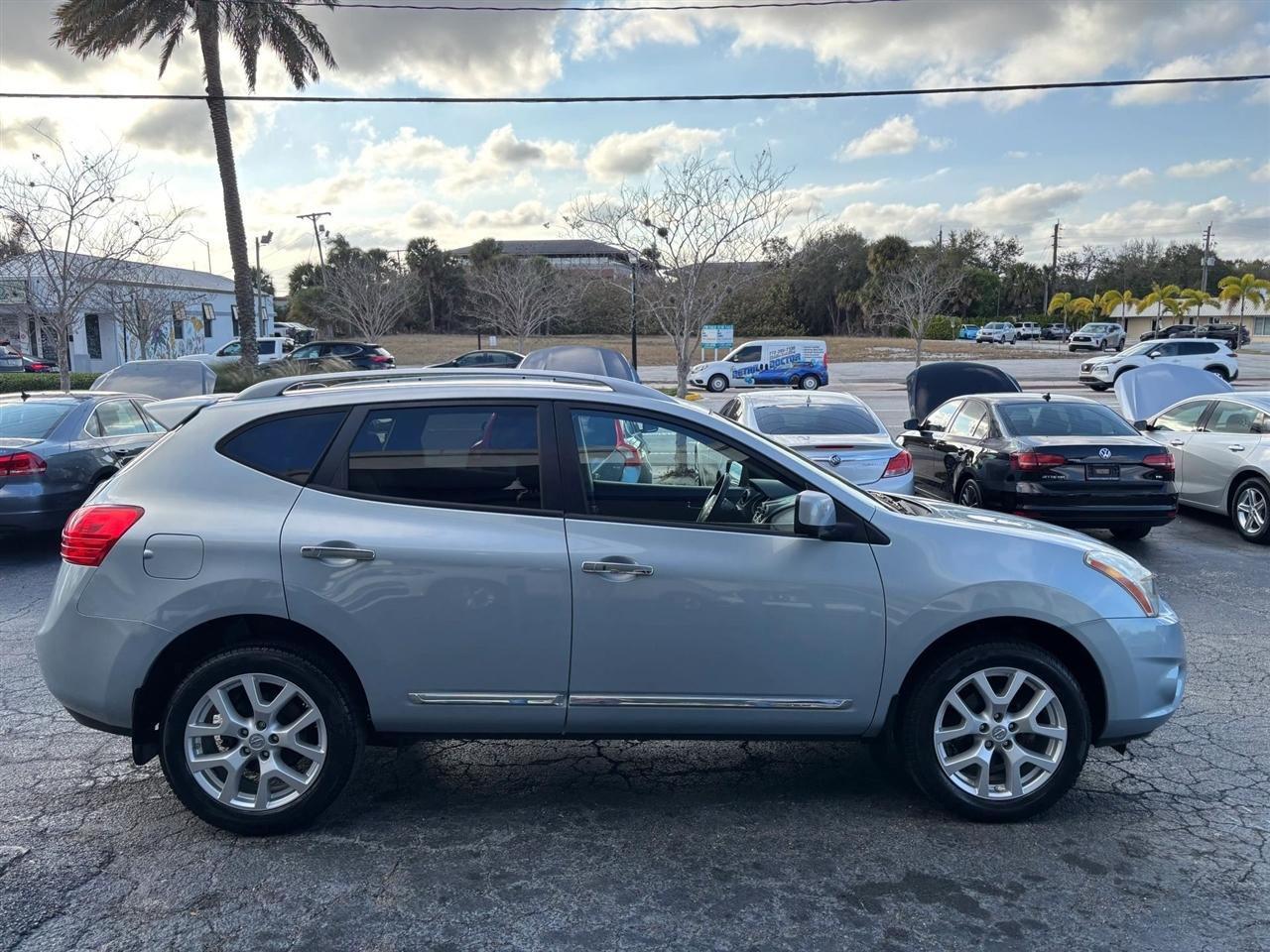 Nissan Rogue SV FWD 2012