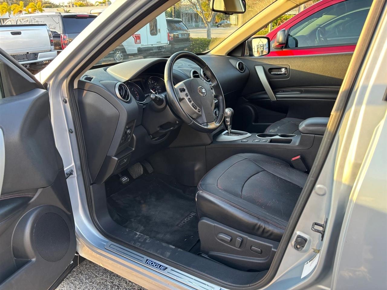 Nissan Rogue SV FWD 2012