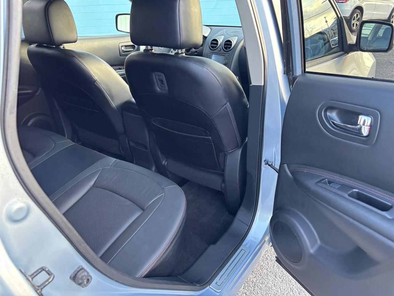 Nissan Rogue SV FWD 2012