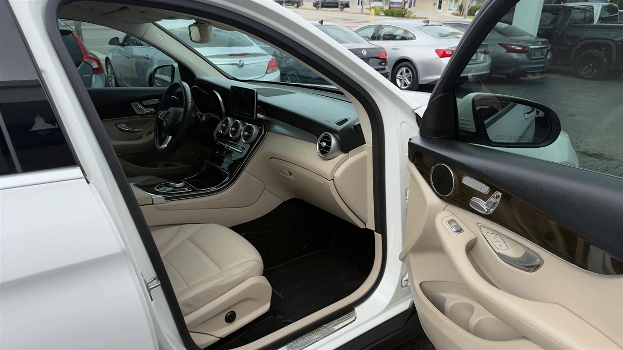 Mercedes-Benz GLC-Class GLC300 2019